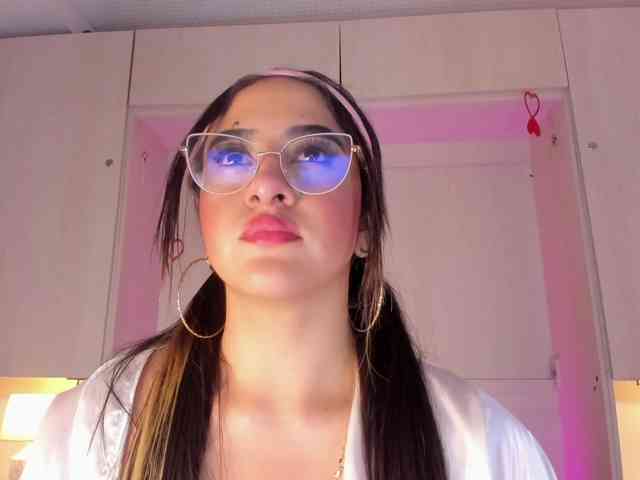 BellaBroocks webcam