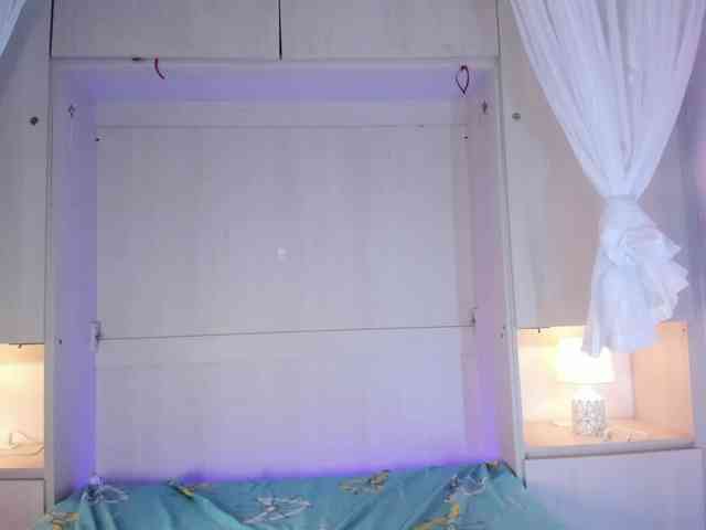 BellaBroocks webcam