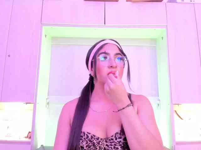 BellaBroocks webcam