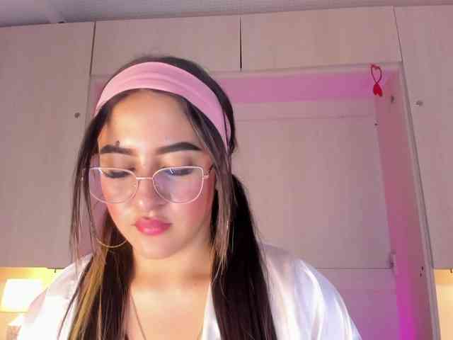 BellaBroocks webcam