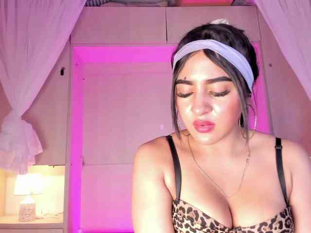 BellaBroocks webcam