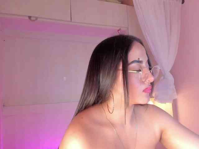 BellaBroocks webcam