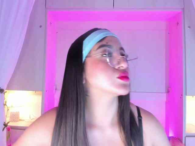 BellaBroocks webcam