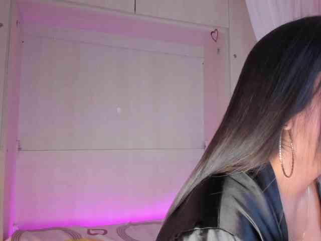 BellaBroocks webcam