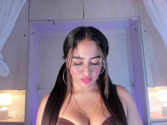 BellaBroocks webcam