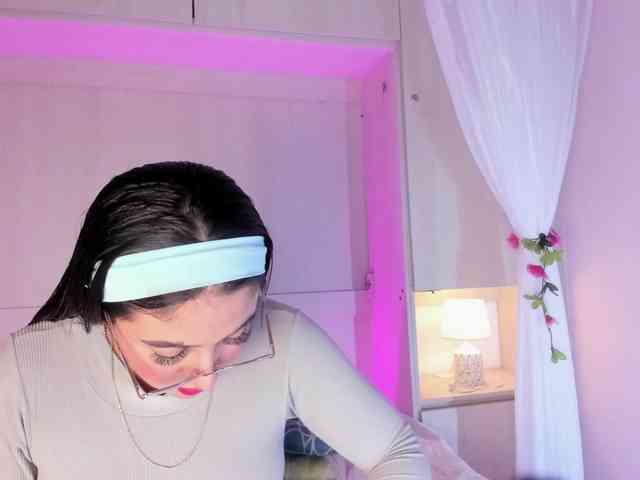 BellaBroocks webcam