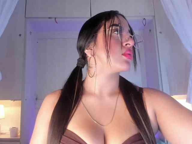 BellaBroocks webcam