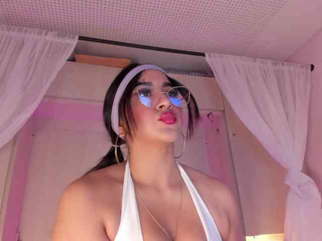 BellaBroocks webcam