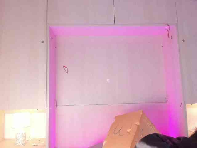 BellaBroocks webcam