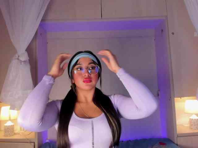 BellaBroocks - Girl 