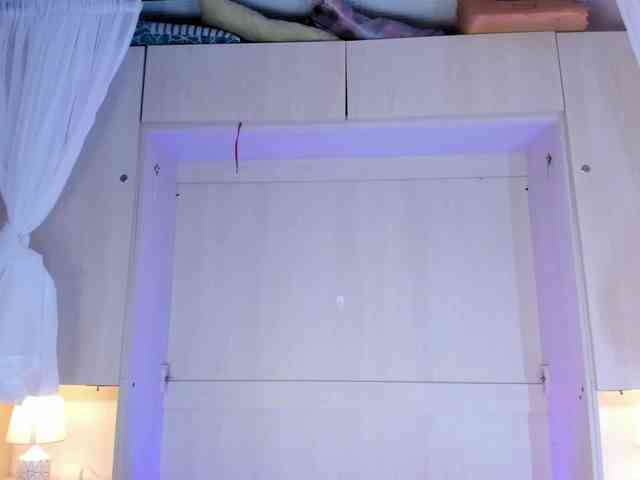 BellaBroocks webcam