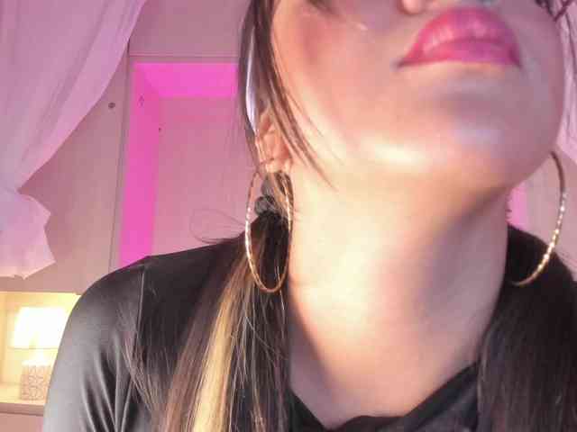 BellaBroocks webcam