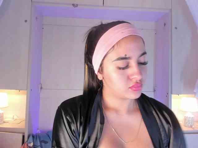 BellaBroocks webcam