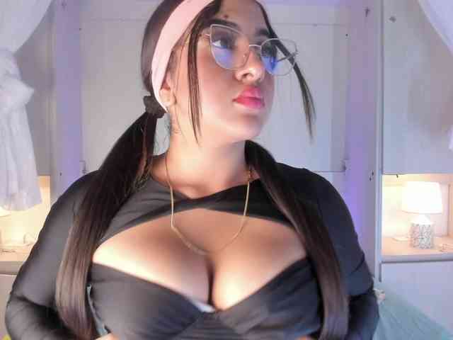 BellaBroocks webcam