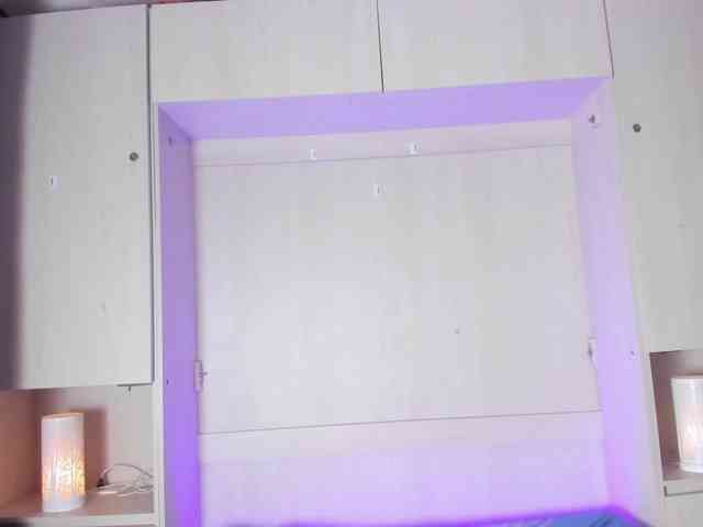 BellaBroocks webcam