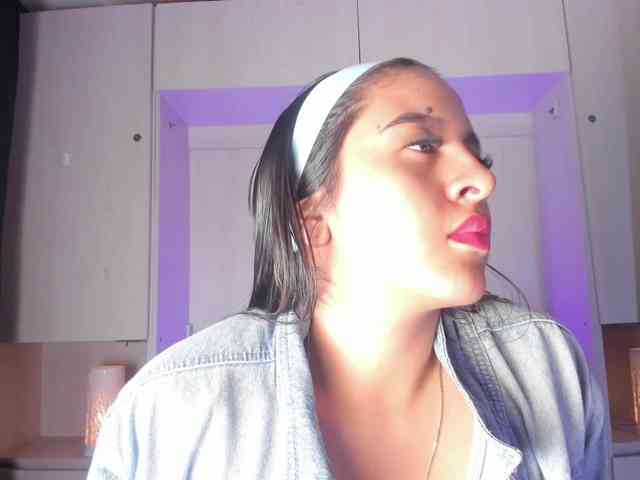 BellaBroocks webcam