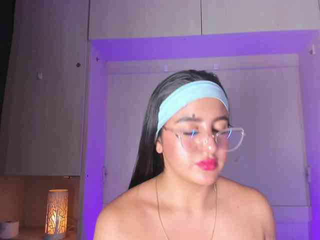 BellaBroocks webcam