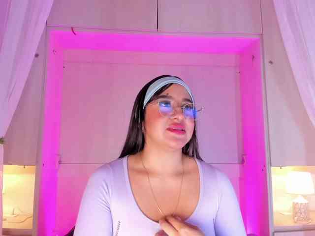 BellaBroocks webcam