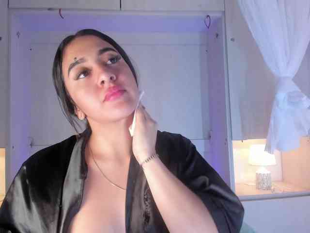 BellaBroocks webcam