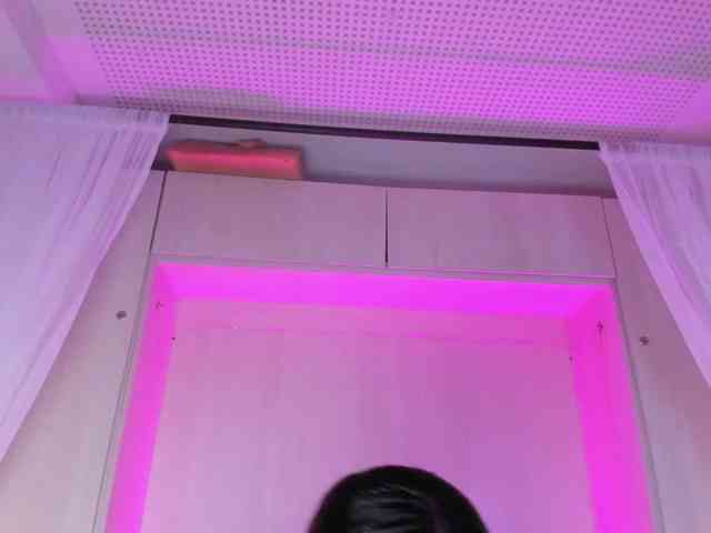 BellaBroocks webcam