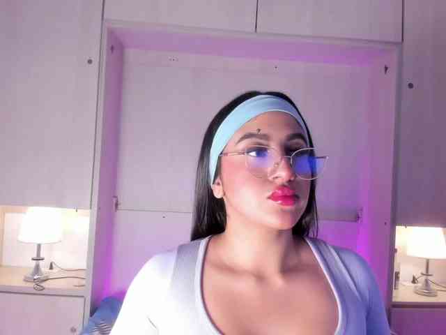 BellaBroocks webcam