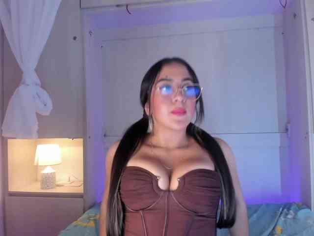 BellaBroocks webcam