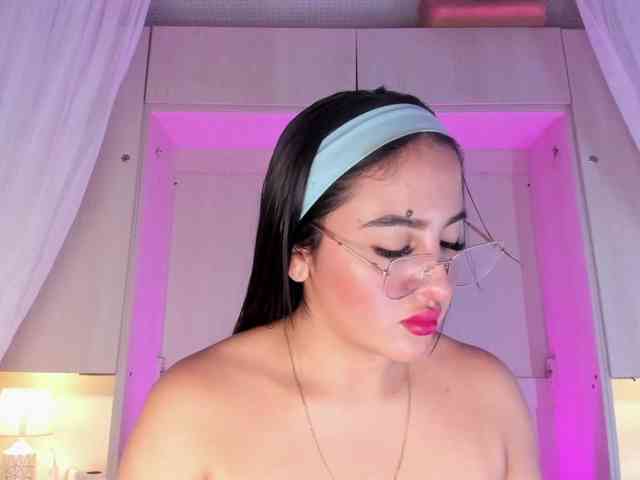 BellaBroocks webcam