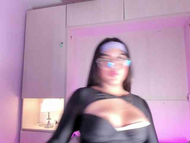 BellaBroocks webcam