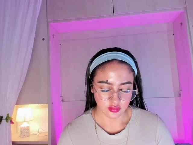 BellaBroocks webcam