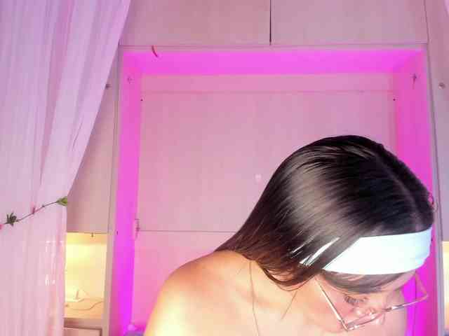 BellaBroocks webcam