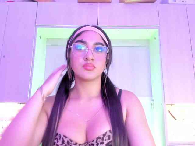 BellaBroocks webcam
