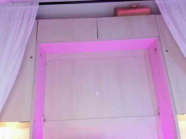 BellaBroocks webcam