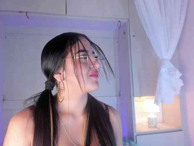 BellaBroocks webcam