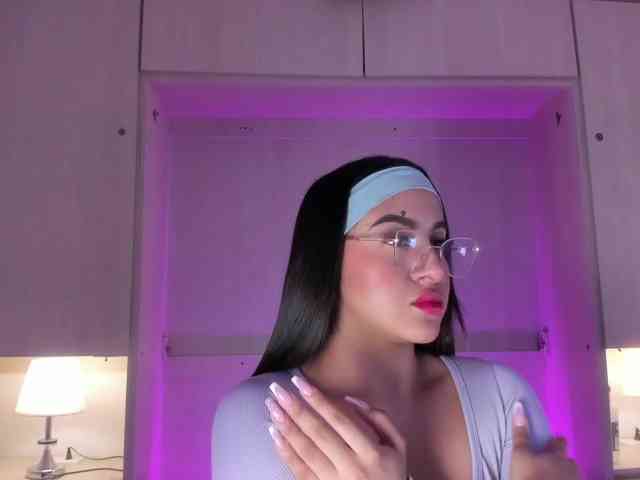 BellaBroocks webcam