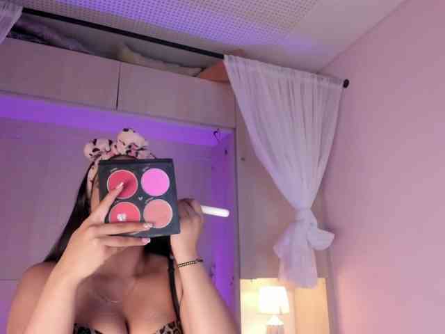 BellaBroocks webcam