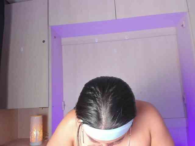 BellaBroocks webcam