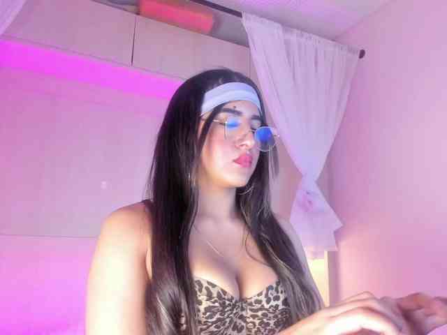 BellaBroocks webcam