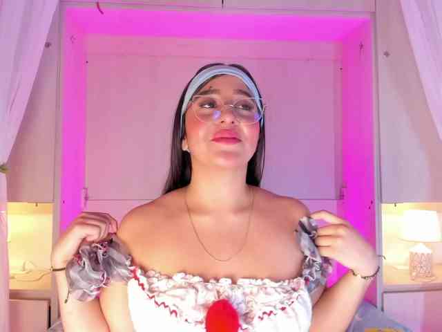 BellaBroocks webcam