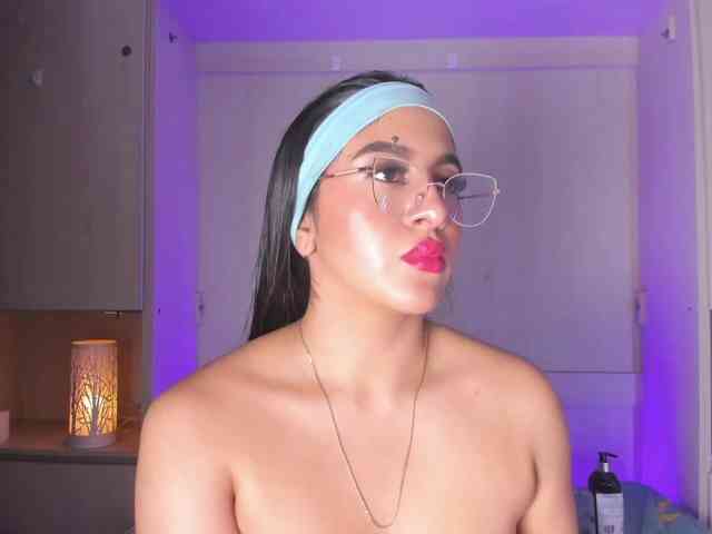 BellaBroocks webcam