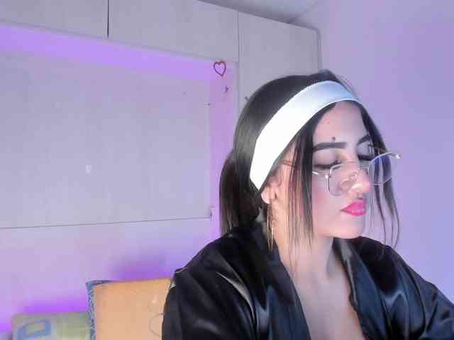BellaBroocks webcam