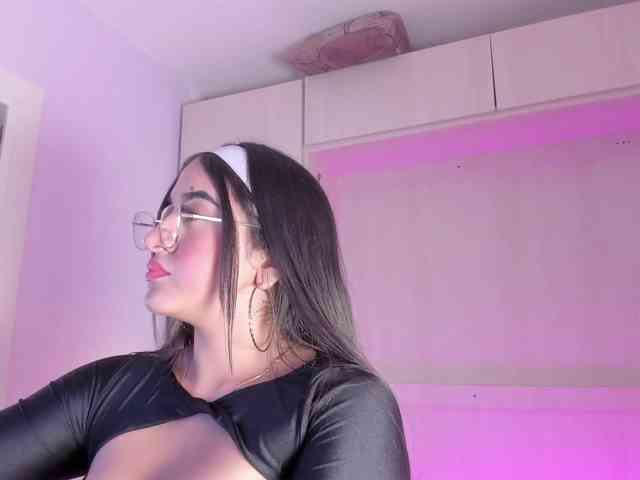 BellaBroocks webcam