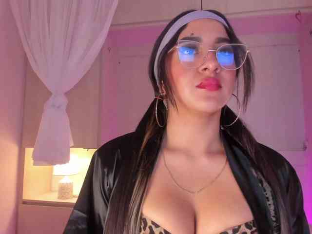 BellaBroocks webcam