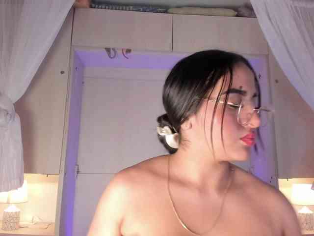 BellaBroocks webcam