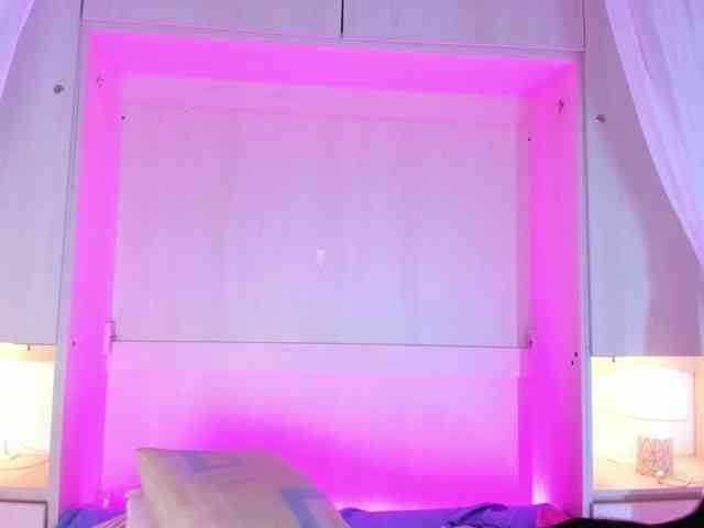 BellaBroocks webcam