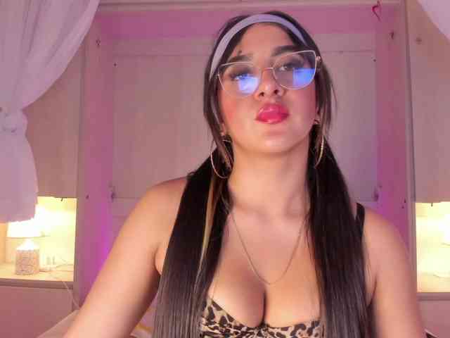 BellaBroocks webcam