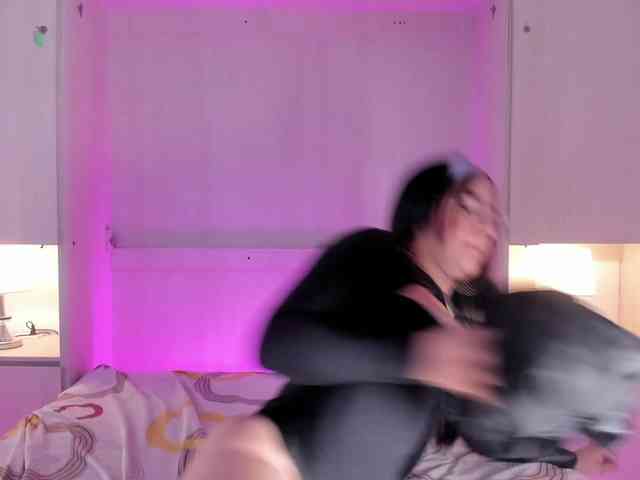 BellaBroocks webcam