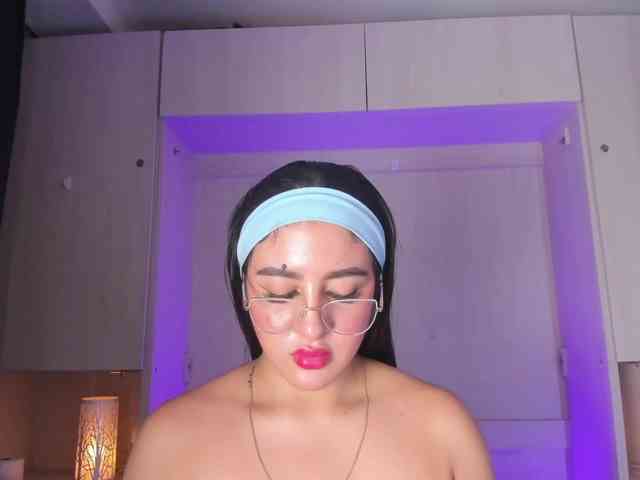 BellaBroocks webcam