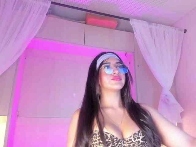 BellaBroocks webcam