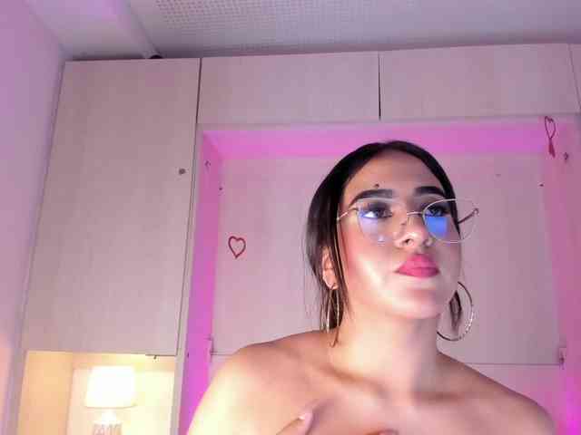 BellaBroocks webcam