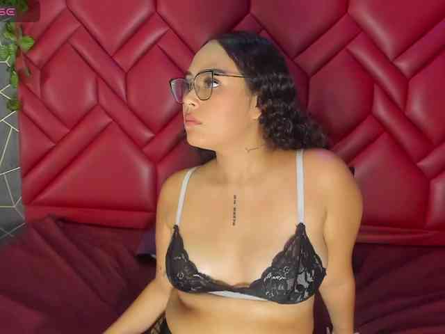 BrianaKorz webcam
